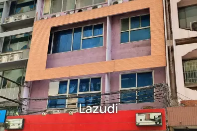 Commercial Building for rent in Silom