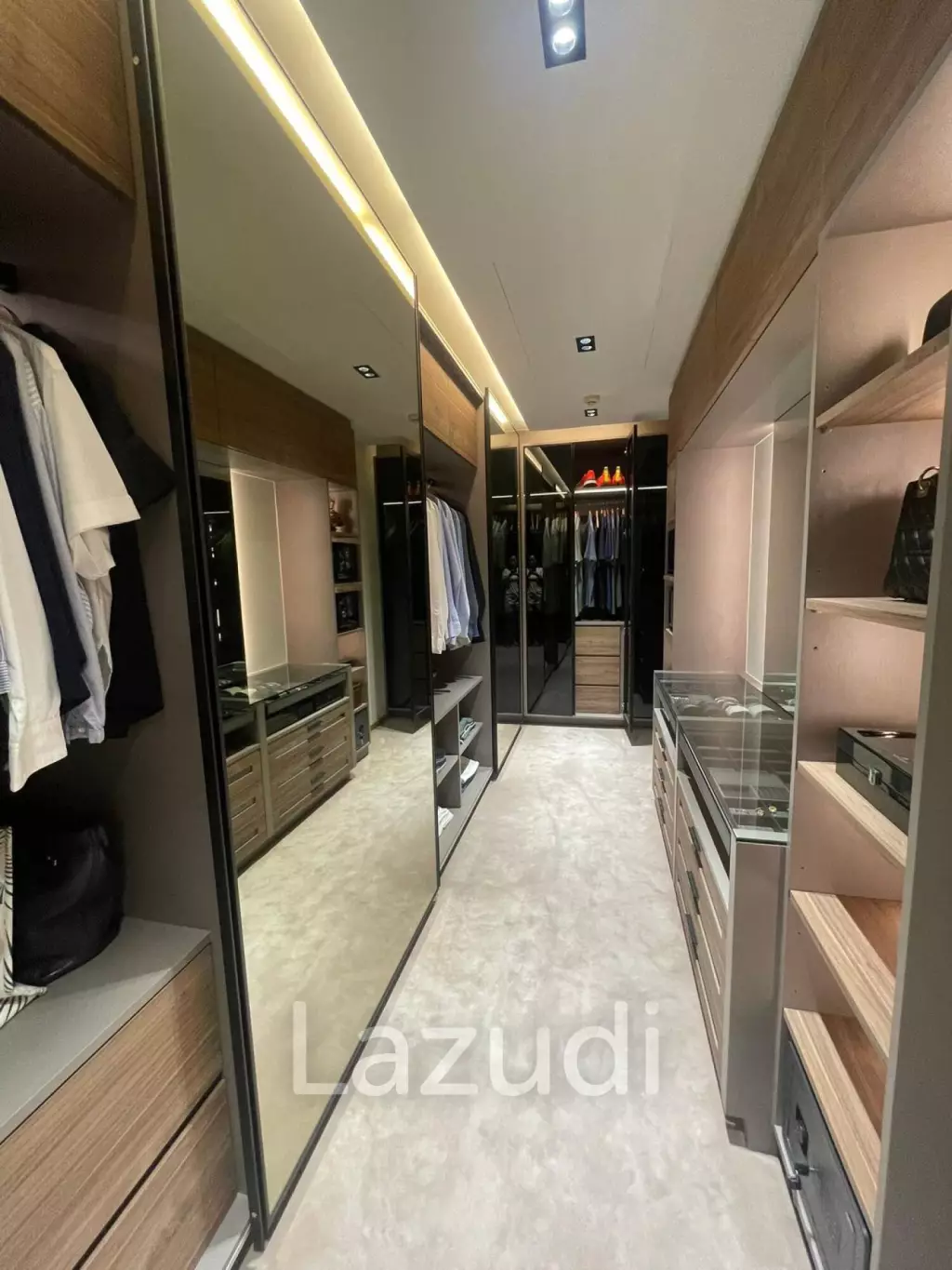4 Bed 4 Bath 257 SQ.M The Rise Sukhumvit 39