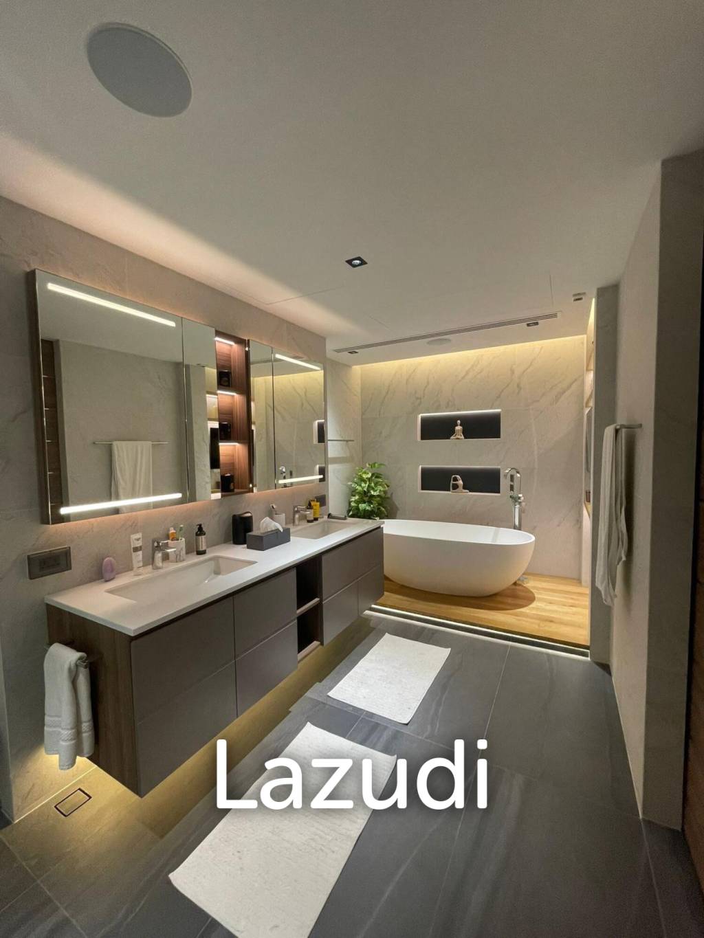 4 Bed 4 Bath 257 SQ.M The Rise Sukhumvit 39