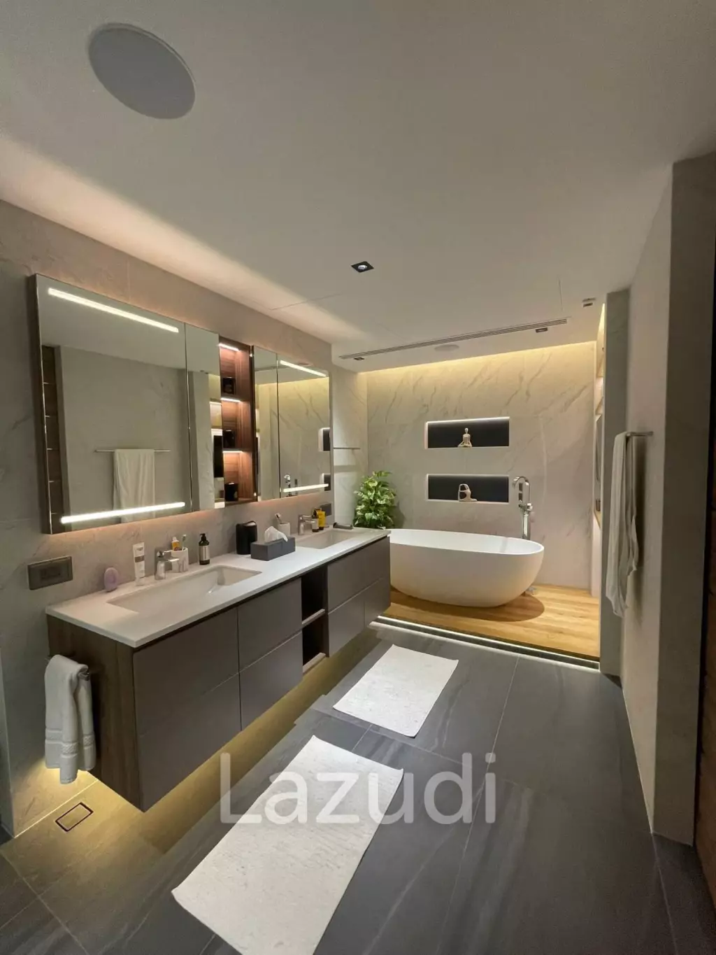 4 Bed 4 Bath 257 SQ.M The Rise Sukhumvit 39