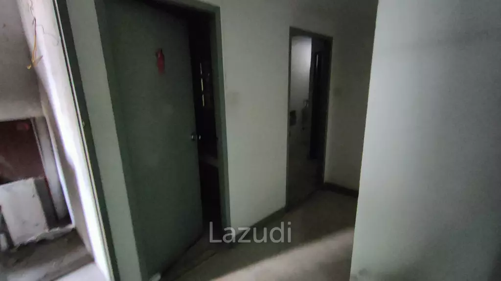 Super Prime Location Commercial Building for rent in Langsuan
