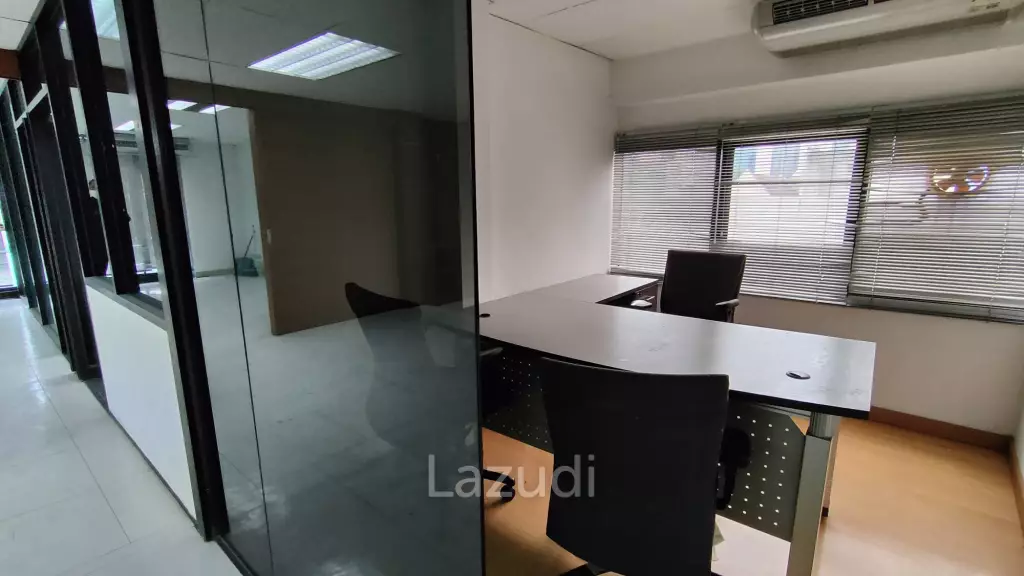 Super Prime Location Commercial Building for rent in Langsuan