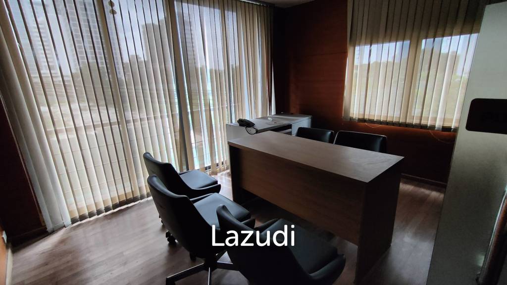 Super Prime Location Commercial Building for rent in Langsuan