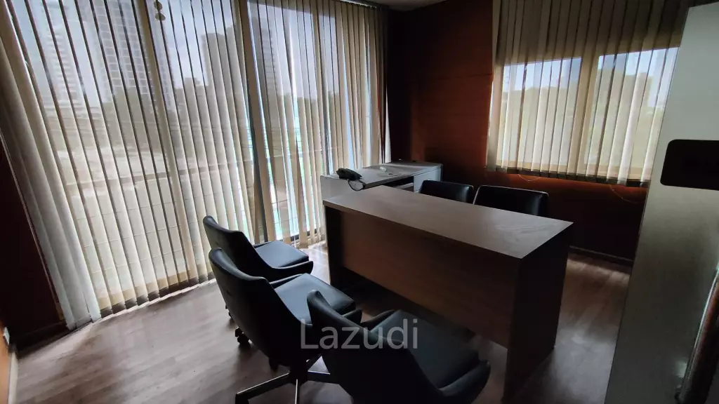 Super Prime Location Commercial Building for rent in Langsuan