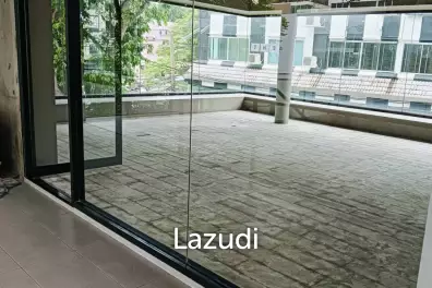 50SQM Community Area Prime Phrom Phong Retail Space - 3rd floor