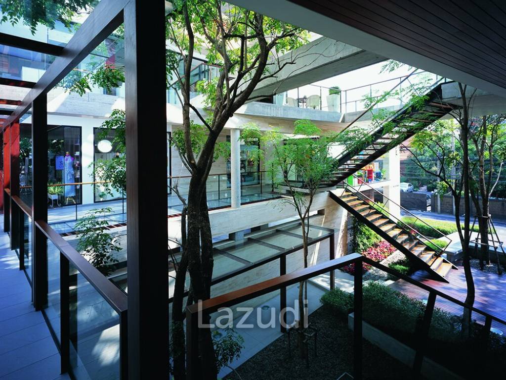 50SQM Community Area Prime Phrom Phong Retail Space - 3rd floor