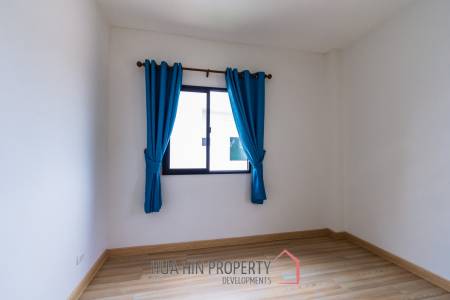 LA VALLE TOWN 3 : 3 bed two storey built-in kitchen