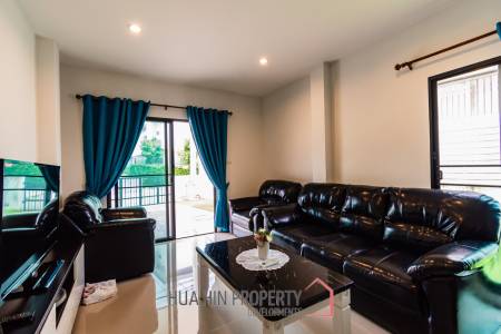LA VALLE TOWN 3 : 3 bed two storey built-in kitchen