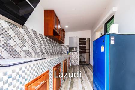 LA VALLE TOWN 3 : 3 bed two storey built-in kitchen