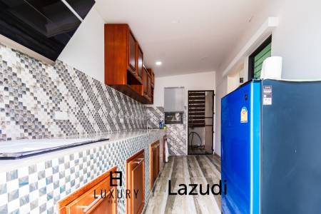 LA VALLE TOWN 3 : 3 bed two storey built-in kitchen