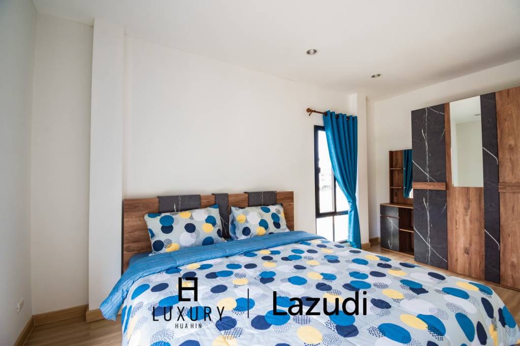 LA VALLE TOWN 3 : 3 bed two storey built-in kitchen