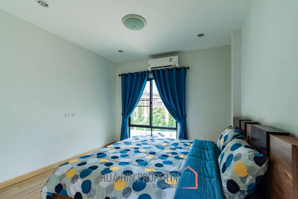 LA VALLE TOWN 3 : 3 bed two storey built-in kitchen