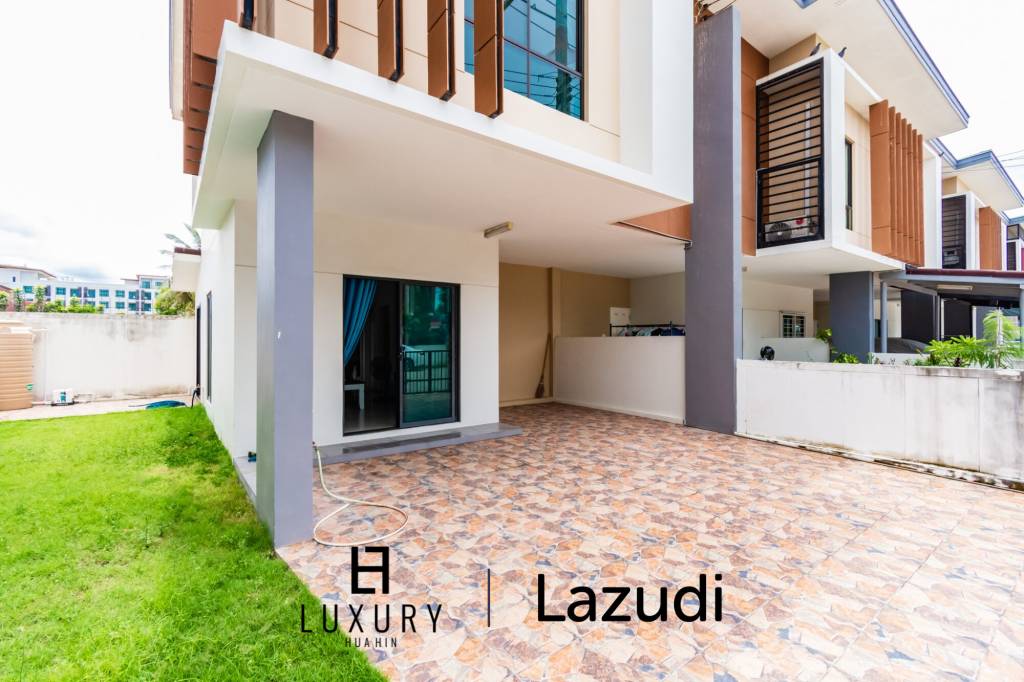 LA VALLE TOWN 3 : 3 bed two storey built-in kitchen