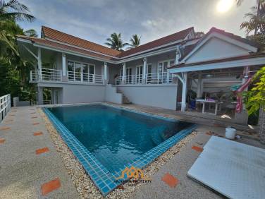 Cozy 4-Bedroom Villa for Sale in Chaweng Hills