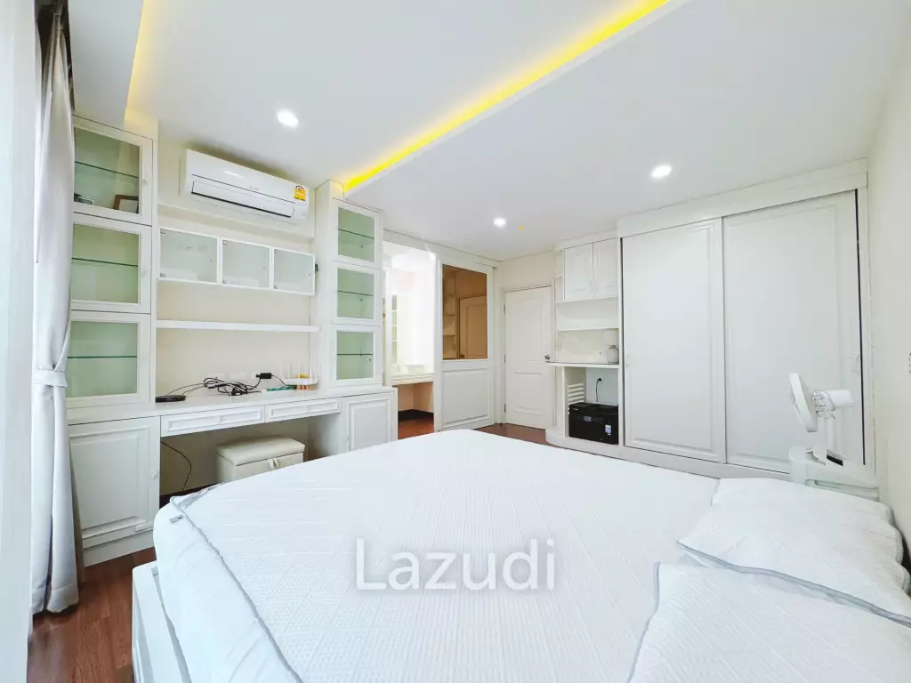 3 Bed 3 Bath 200 SQ.M Townhouse in Sukhumvit 62
