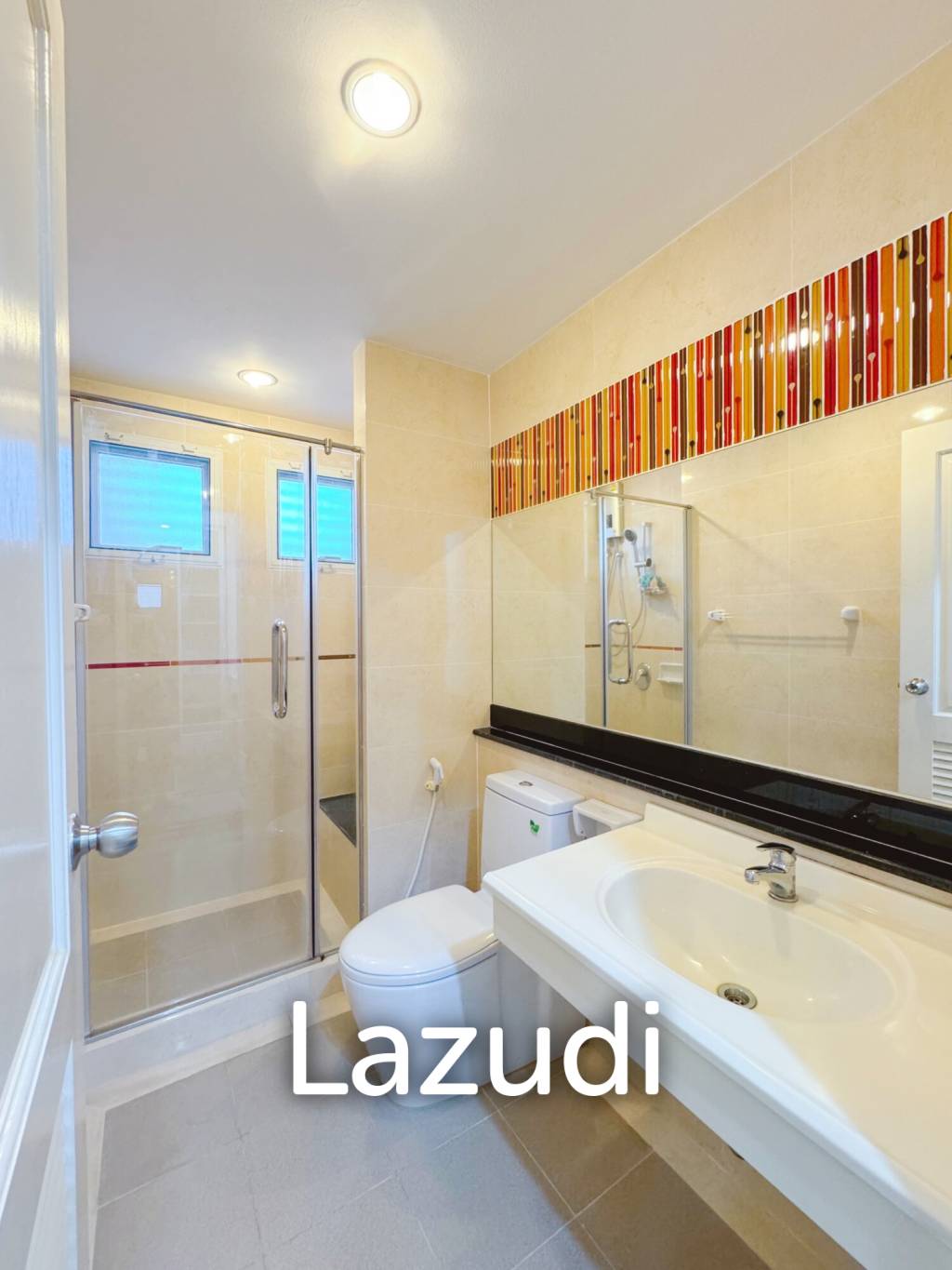 3 Bed 3 Bath 200 SQ.M Townhouse in Sukhumvit 62