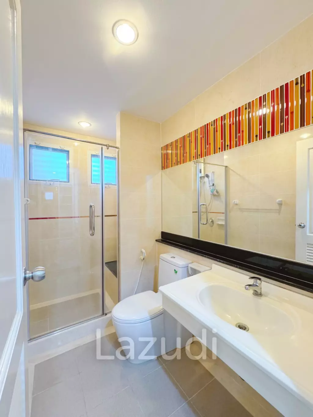 3 Bed 3 Bath 200 SQ.M Townhouse in Sukhumvit 62