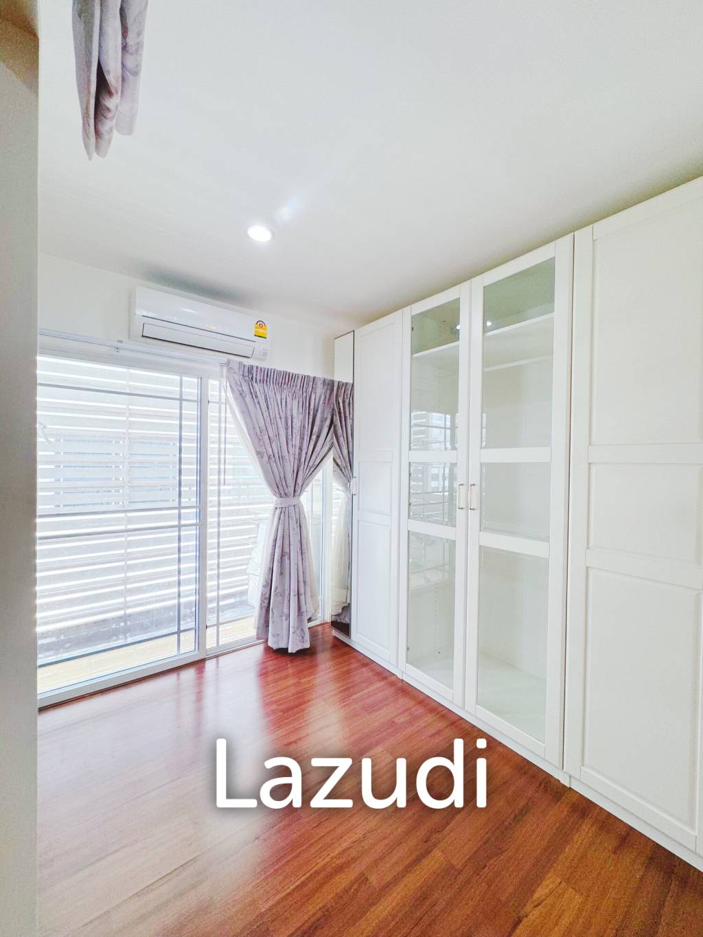 3 Bed 3 Bath 200 SQ.M Townhouse in Sukhumvit 62