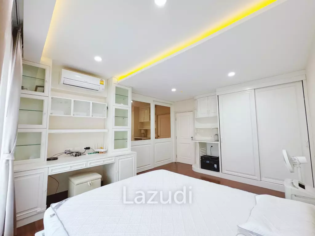 3 Bed 3 Bath 200 SQ.M Townhouse in Sukhumvit 62