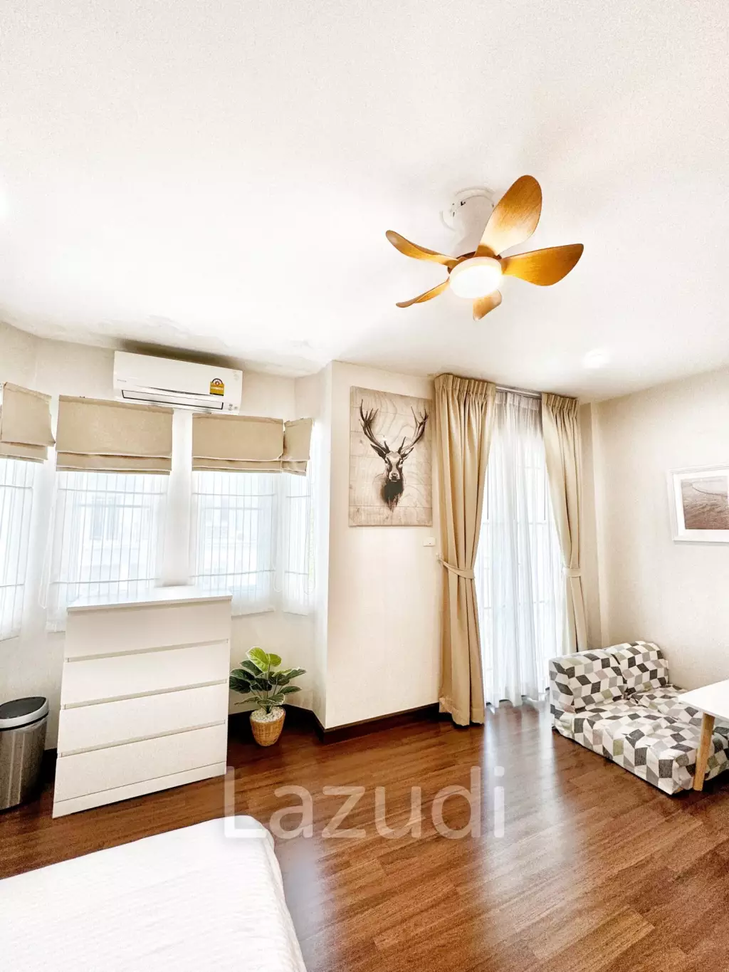 3 Bed 3 Bath 200 SQ.M Townhouse in Sukhumvit 62