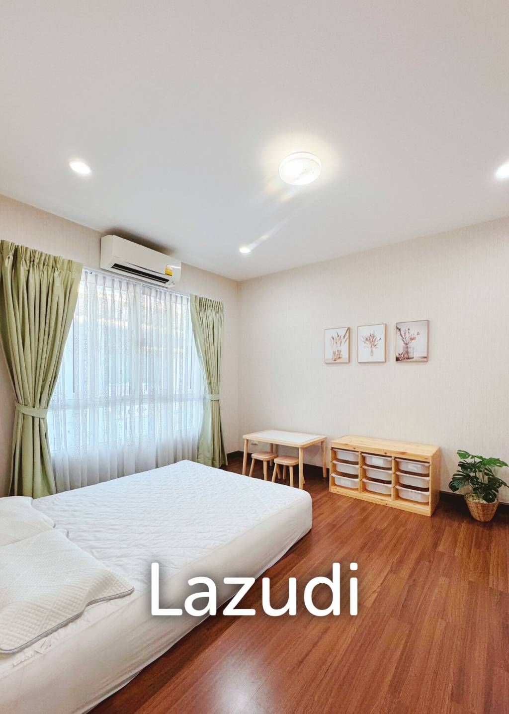 3 Bed 3 Bath 200 SQ.M Townhouse in Sukhumvit 62