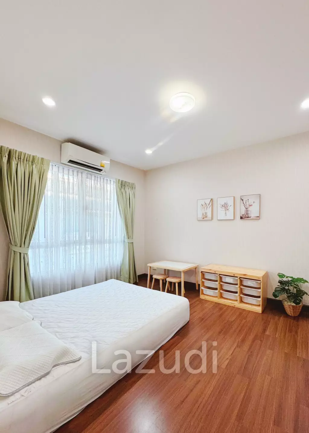 3 Bed 3 Bath 200 SQ.M Townhouse in Sukhumvit 62