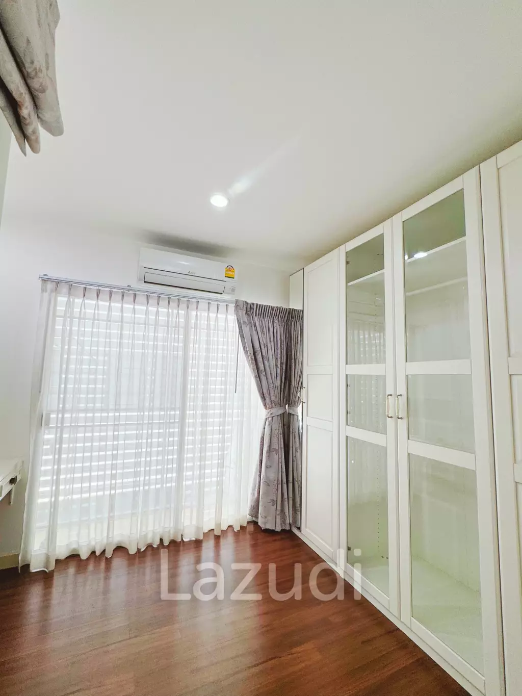 3 Bed 3 Bath 200 SQ.M Townhouse in Sukhumvit 62