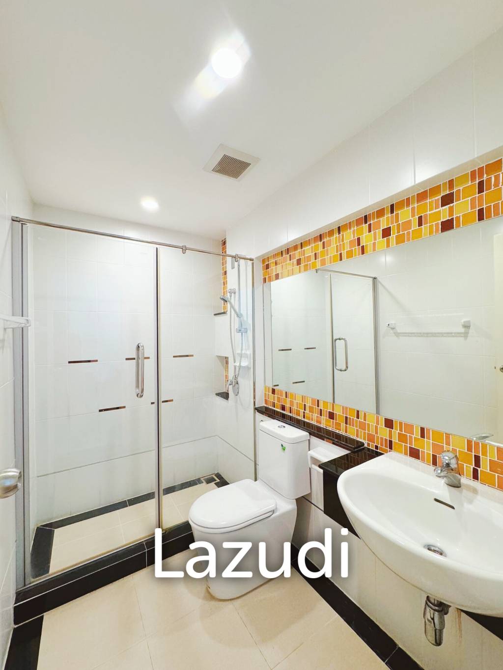3 Bed 3 Bath 200 SQ.M Townhouse in Sukhumvit 62