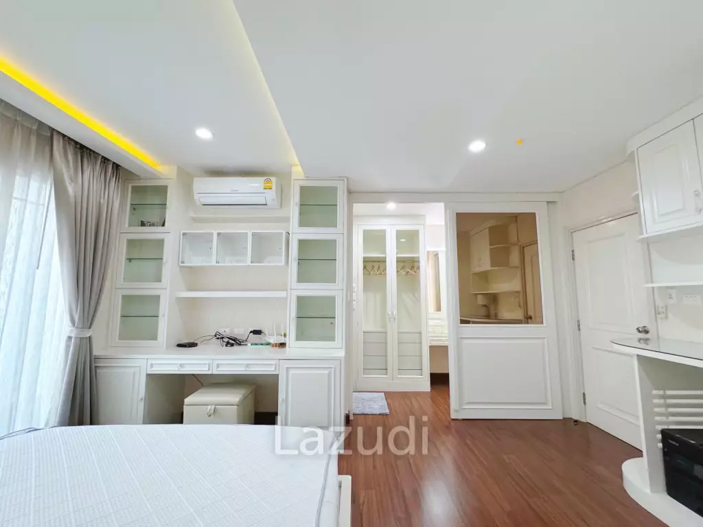 3 Bed 3 Bath 200 SQ.M Townhouse in Sukhumvit 62