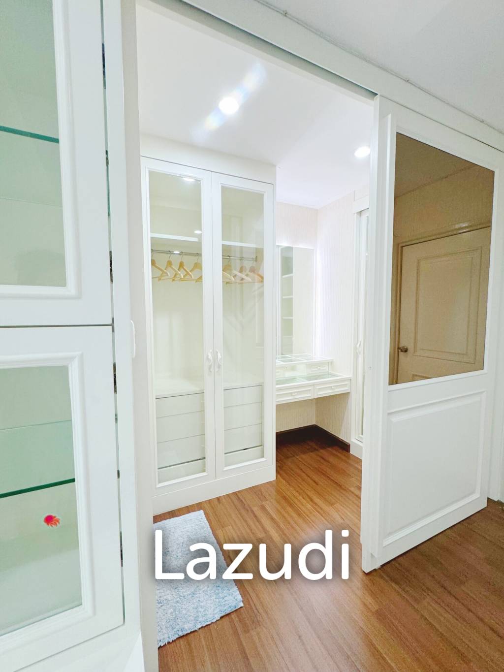 3 Bed 3 Bath 200 SQ.M Townhouse in Sukhumvit 62