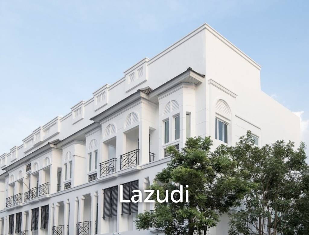 3 Bed 3 Bath 200 SQ.M Townhouse in Sukhumvit 62