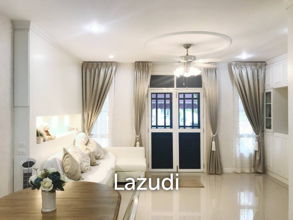 3 Bed 3 Bath 200 SQ.M Townhouse in Sukhumvit 62