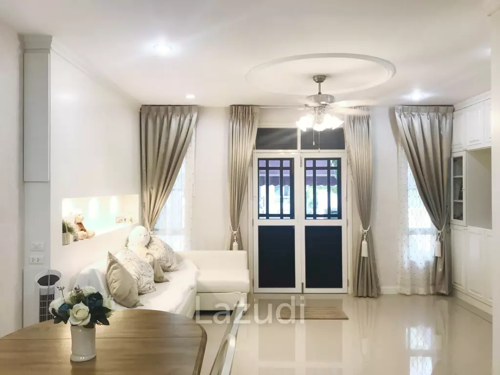 3 Bed 3 Bath 200 SQ.M Townhouse in Sukhumvit 62