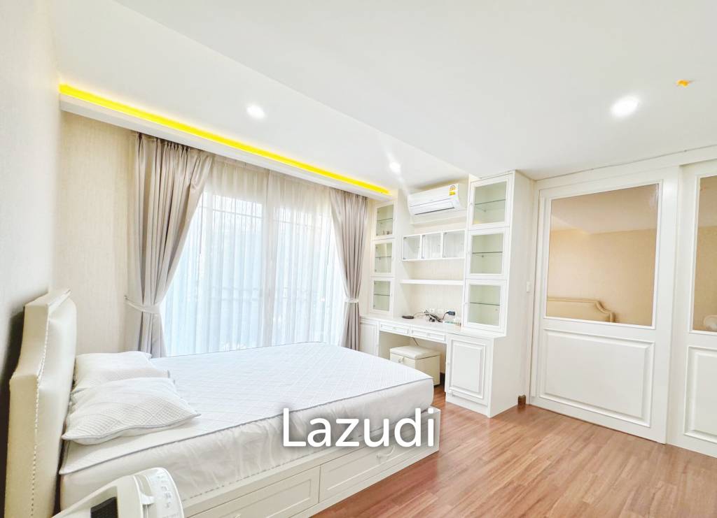 3 Bed 3 Bath 200 SQ.M Townhouse in Sukhumvit 62