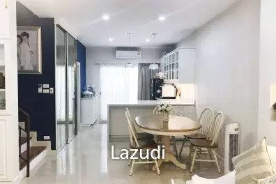 3 Bed 3 Bath 200 SQ.M Townhouse in Sukhumvit 62