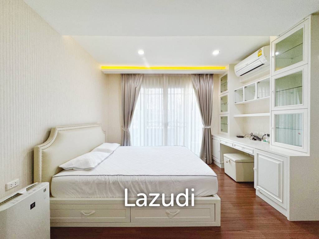 3 Bed 3 Bath 200 SQ.M Townhouse in Sukhumvit 62