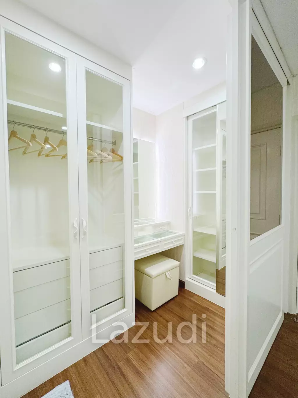 3 Bed 3 Bath 200 SQ.M Townhouse in Sukhumvit 62