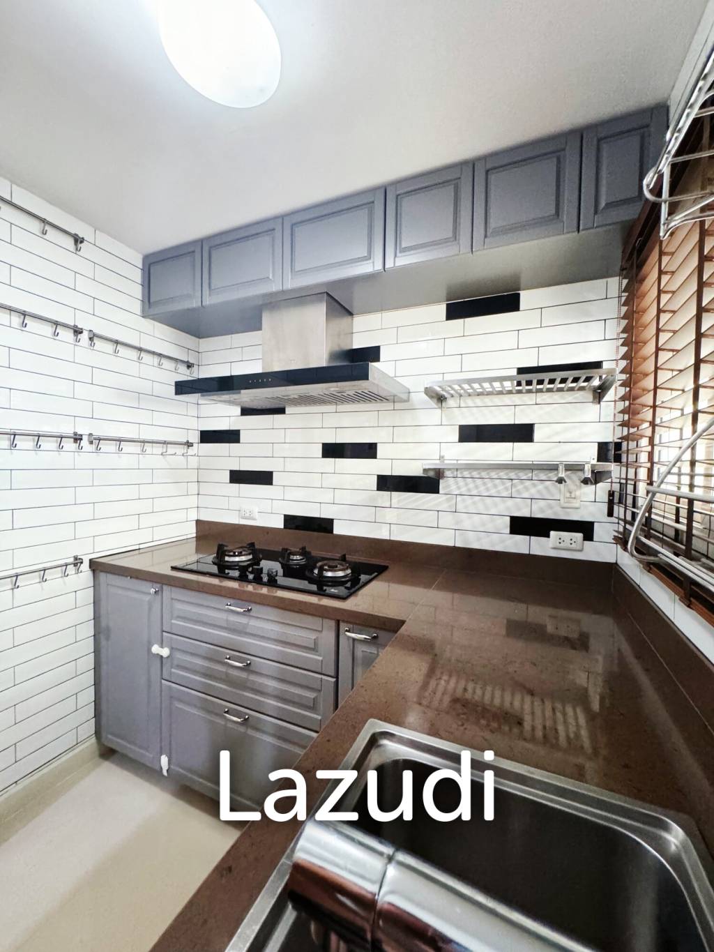 3 Bed 3 Bath 200 SQ.M Townhouse in Sukhumvit 62