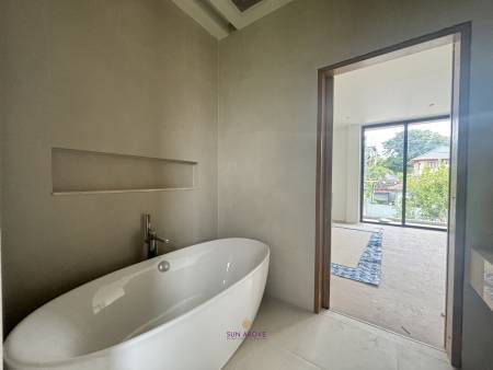 A luxurious 3-Bedroom Pool villa near Rawai Beach