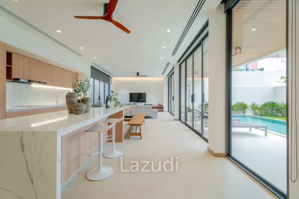 A luxurious 3-Bedroom Pool villa near Rawai Beach
