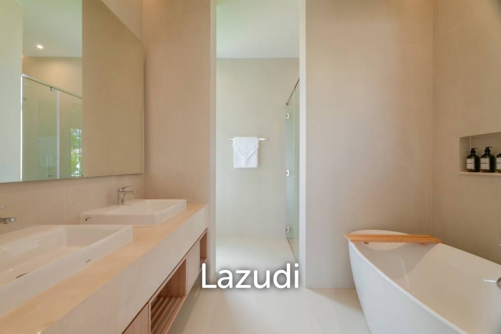 A luxurious 3-Bedroom Pool villa near Rawai Beach
