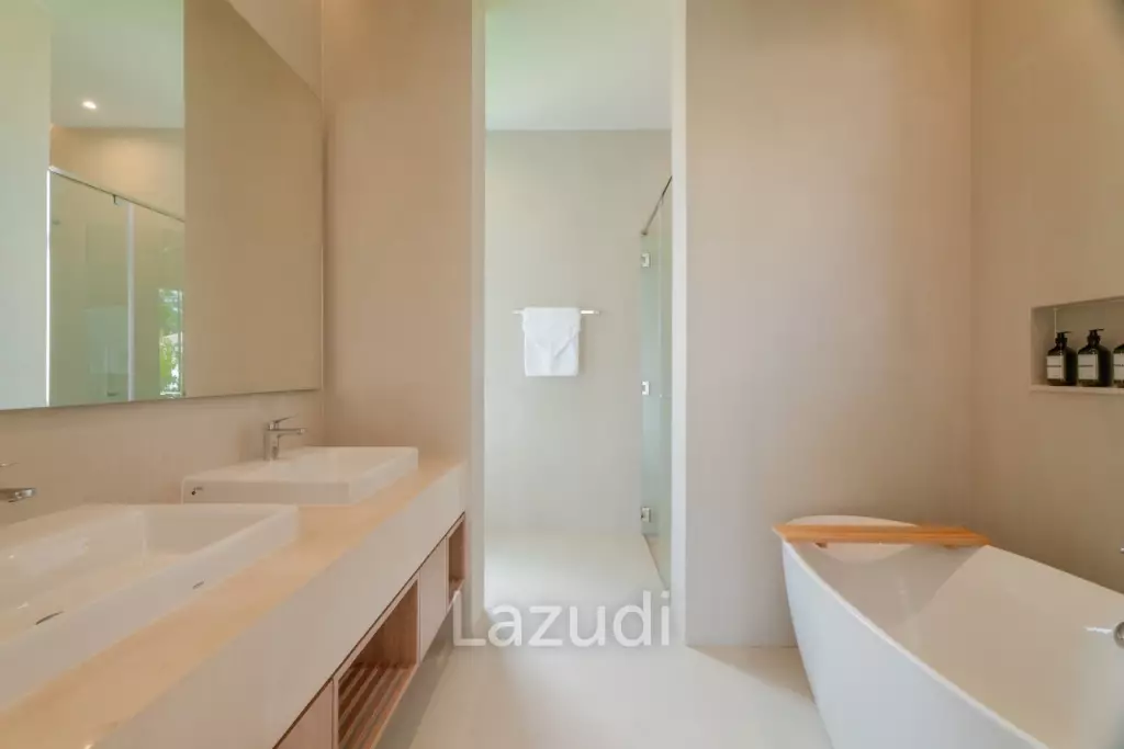 A luxurious 3-Bedroom Pool villa near Rawai Beach