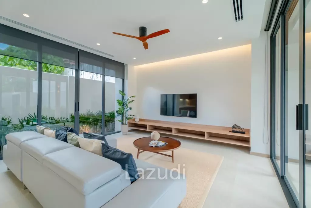 A luxurious 3-Bedroom Pool villa near Rawai Beach