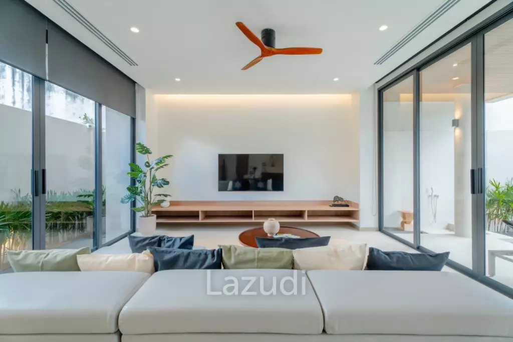 A luxurious 3-Bedroom Pool villa near Rawai Beach