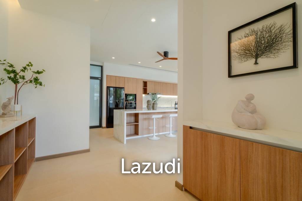 A luxurious 3-Bedroom Pool villa near Rawai Beach