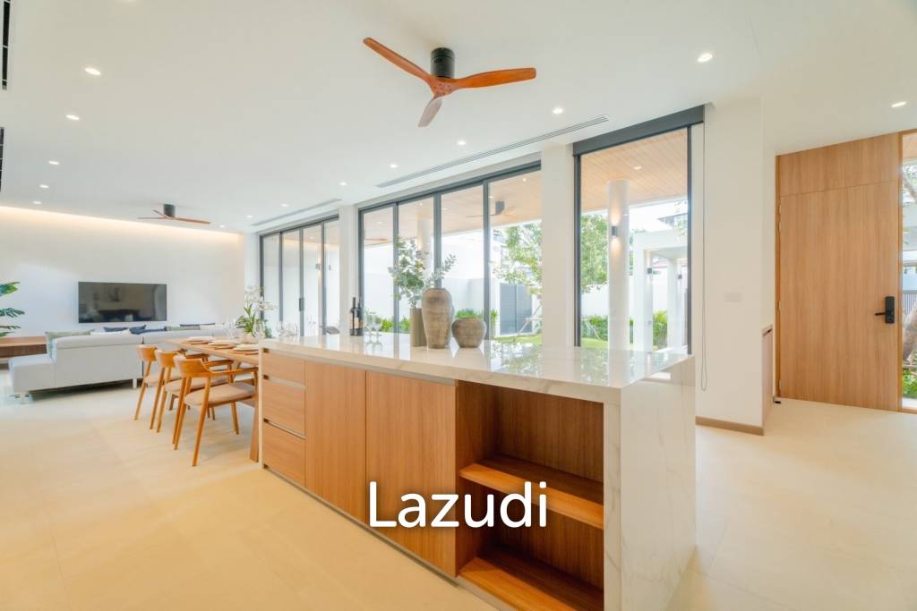 A luxurious 3-Bedroom Pool villa near Rawai Beach