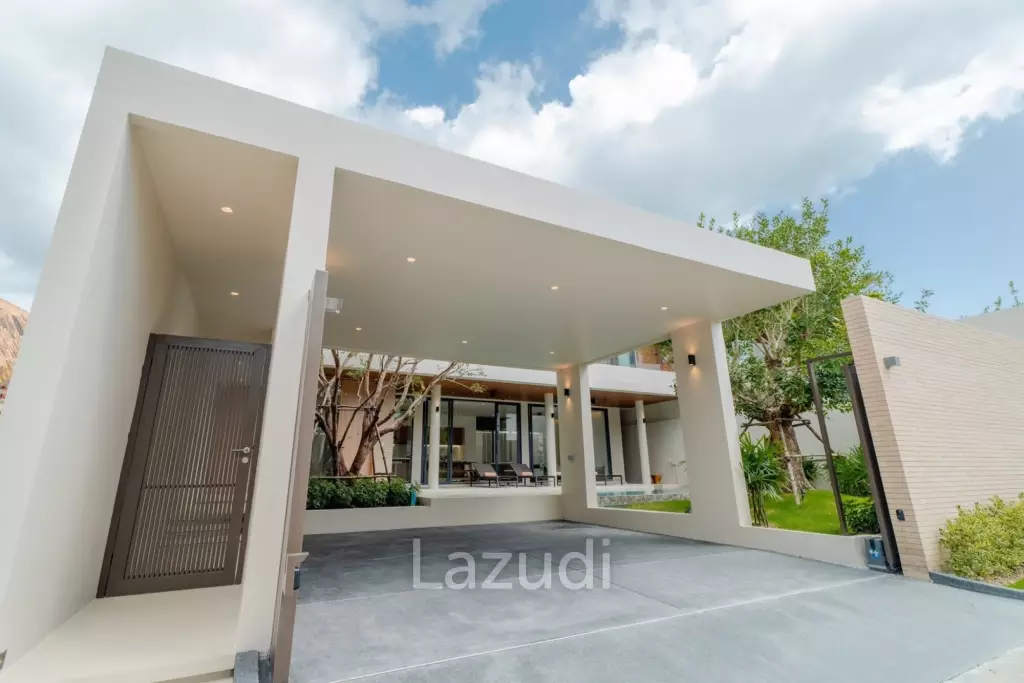 A luxurious 3-Bedroom Pool villa near Rawai Beach