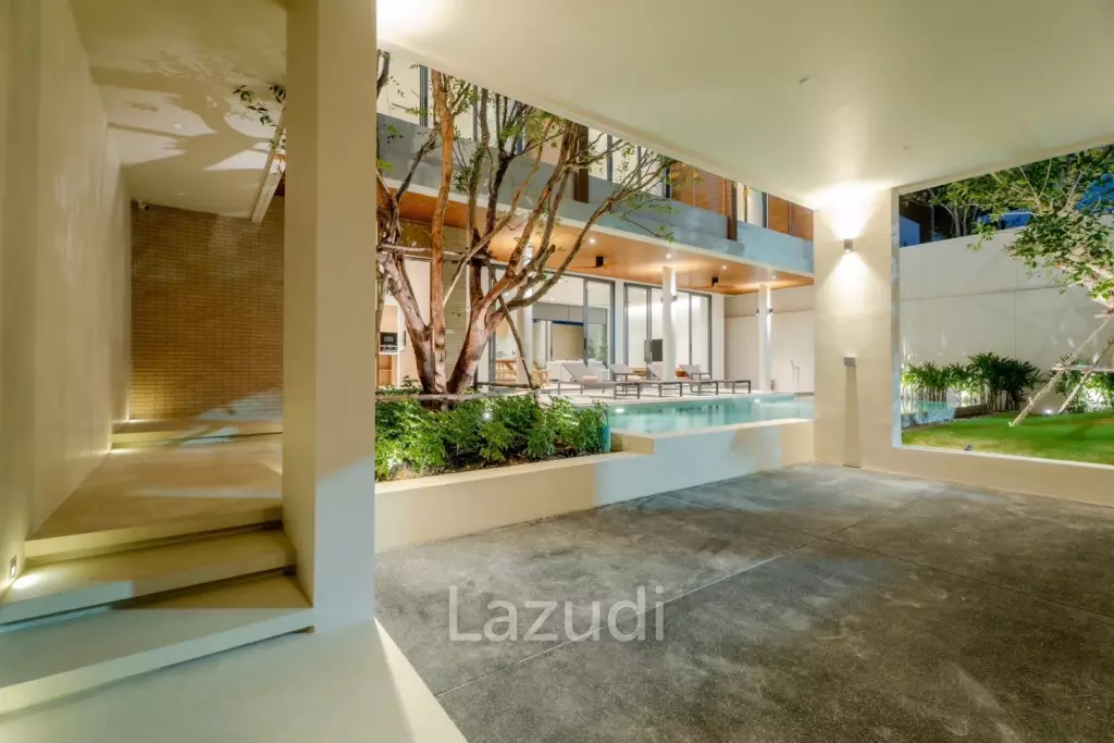 A luxurious 3-Bedroom Pool villa near Rawai Beach
