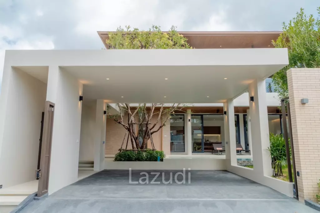 A luxurious 3-Bedroom Pool villa near Rawai Beach