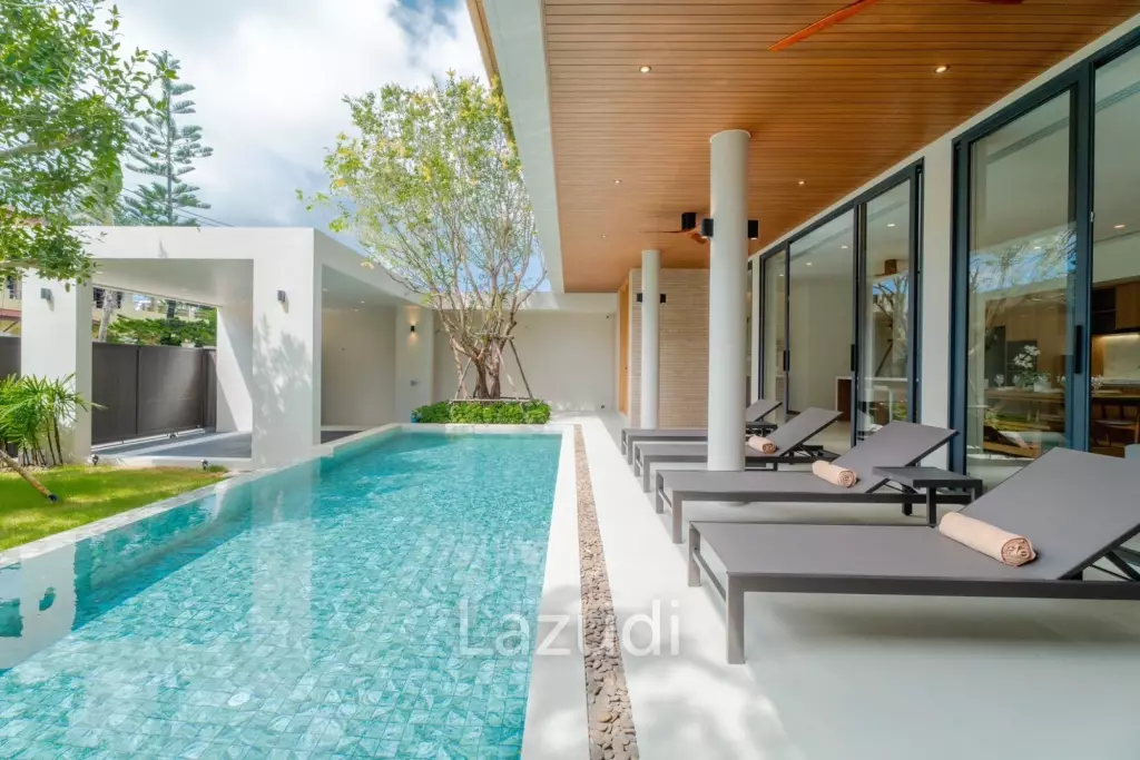A luxurious 3-Bedroom Pool villa near Rawai Beach